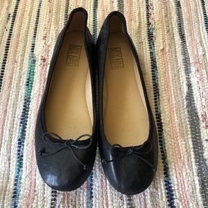 Black Ballet Flats